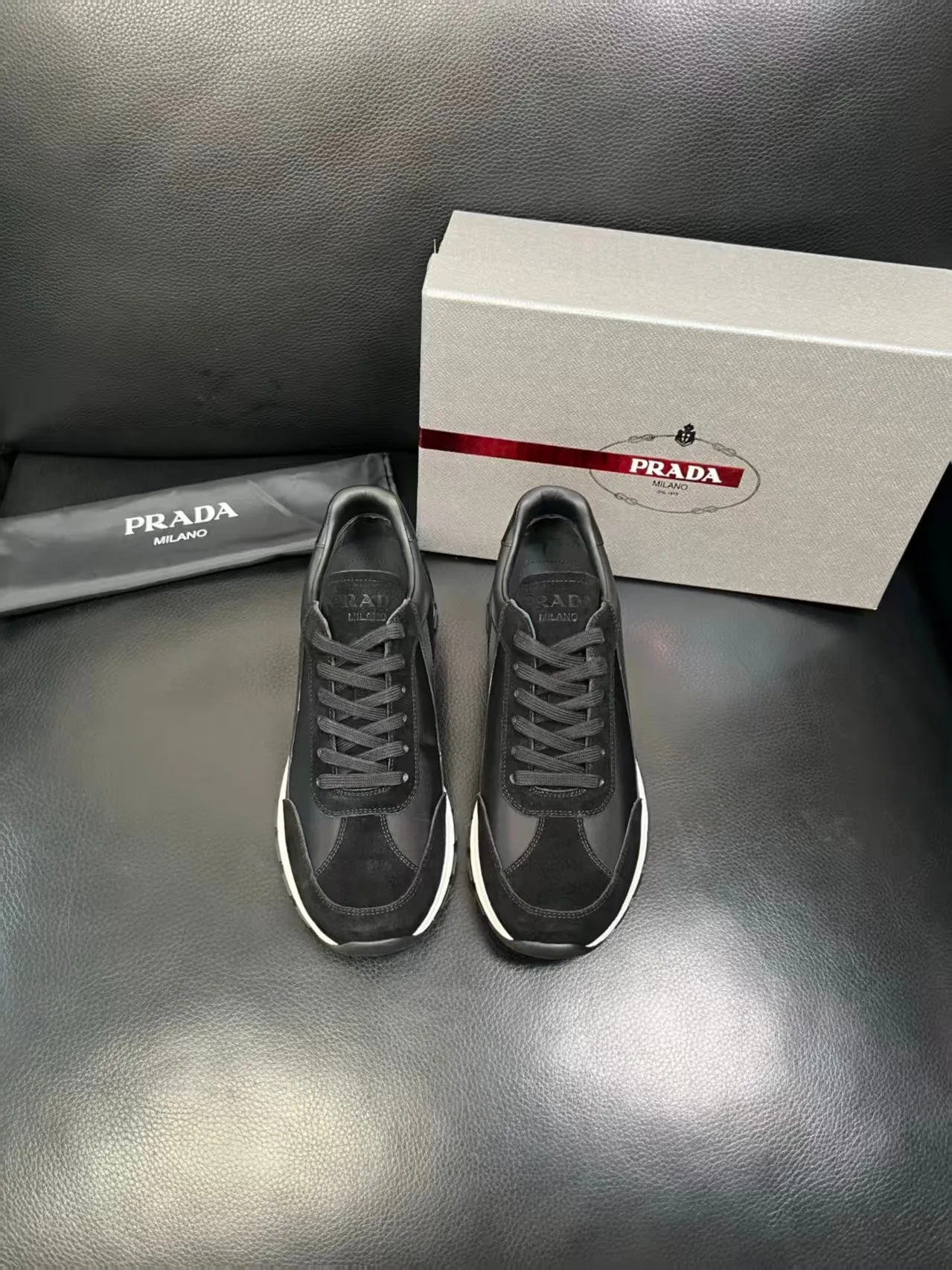 Factory price: 438💰Prada new men's leather sports shoes, the highest version on the market, any comparison is welcome🆚! The original leather has excellent texture and is super high-end! Fetal sheep net lining imported from Italy, removable pad! Luxurious materials and fine workmanship, highly recommended! Code number: 38-44, customized 45